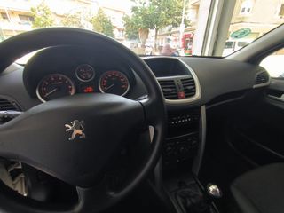 Peugeot 207 1400 75Cv año 2011 MUY BUEN ESTADO.