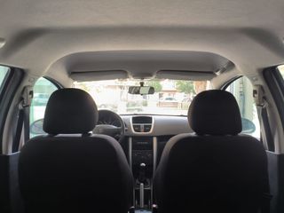 Peugeot 207 1400 75Cv año 2011 MUY BUEN ESTADO.