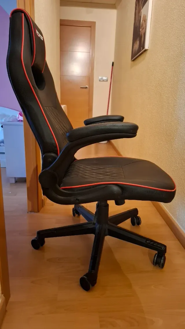 Silla Gaming RACING Negra con Detalles Rojos