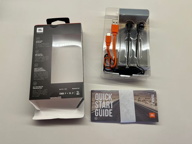 JBL Tune 215 BT Cuffie Wireless Nere