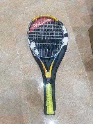 Raqueta y funda de tenis Babolat