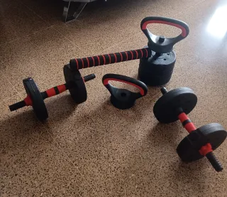 Juego de Mancuernas y Kettlebell. 
