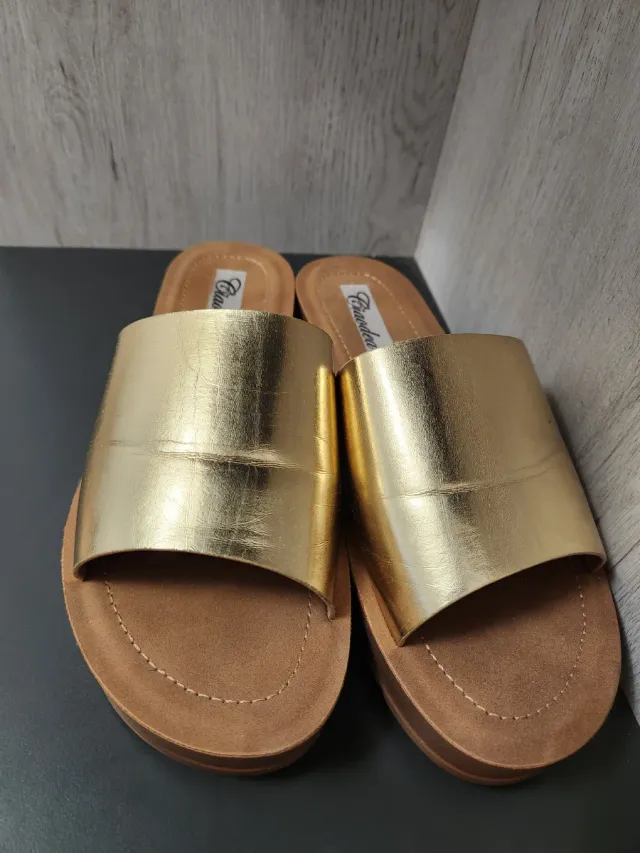 Sandalias Ciaodea Doradas