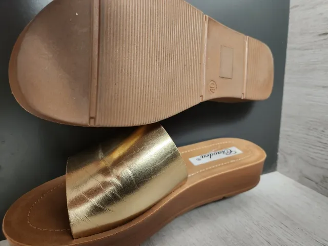 Sandalias Ciaodea Doradas