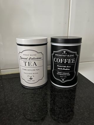 Latas de Chá e Café em Metal