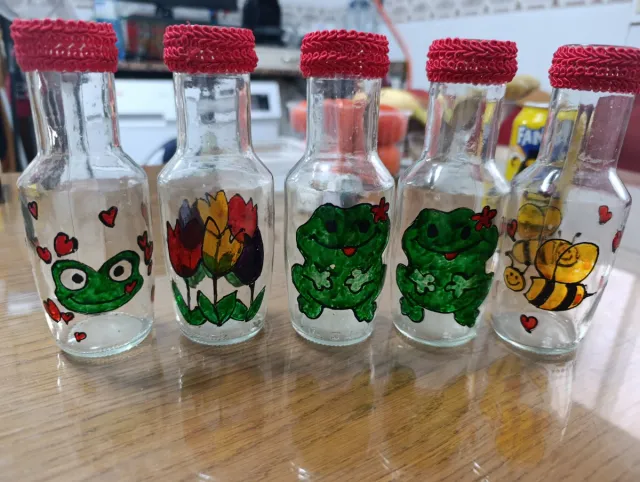 Botellas de cristal decoradas a mano