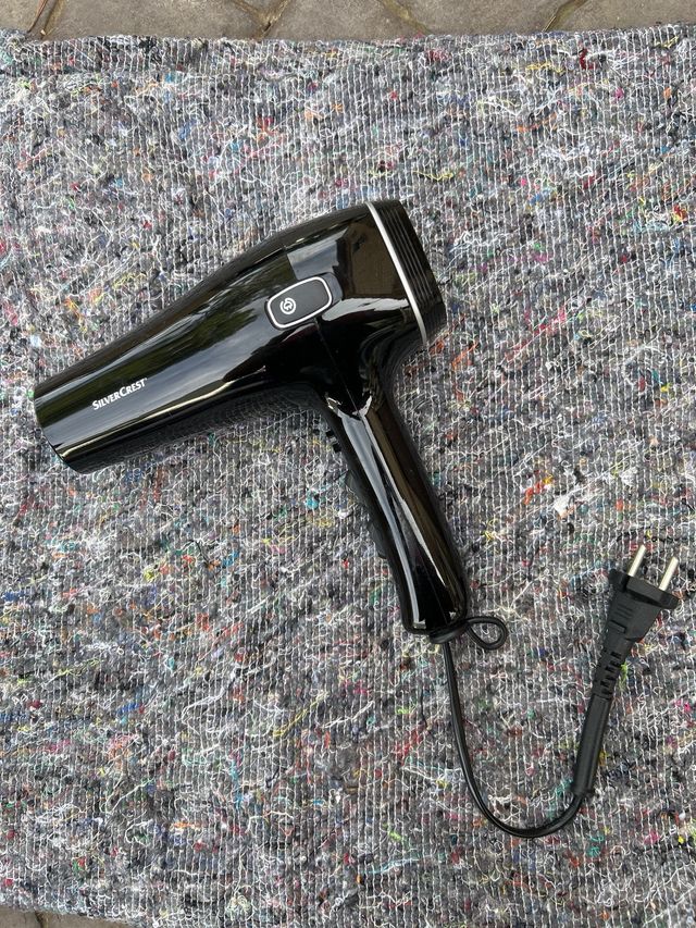Secador de pelo Silver Crest negro
