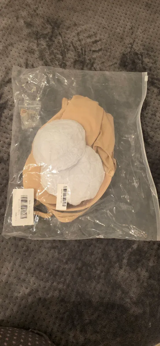 Body moldeador con escote pronunciado