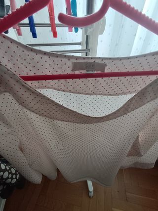 Camisa de lunares sin botones con mangas 3/4