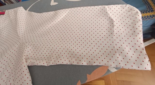 Camisa de lunares sin botones con mangas 3/4