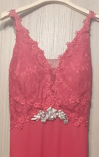 Vestido largo fiesta rojo con pedrería