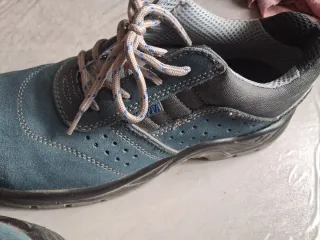 Zapatos seguridad punta acero T42.usadas 1 vez