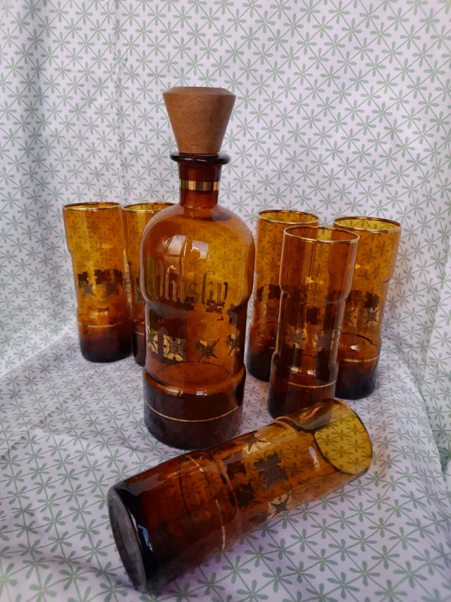Licorera y vasos vintage 