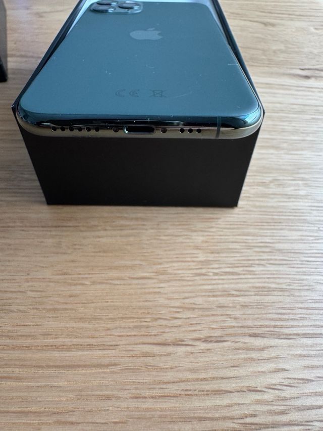 iPhone 11 Pro 256 GB verde + 93% batteria
