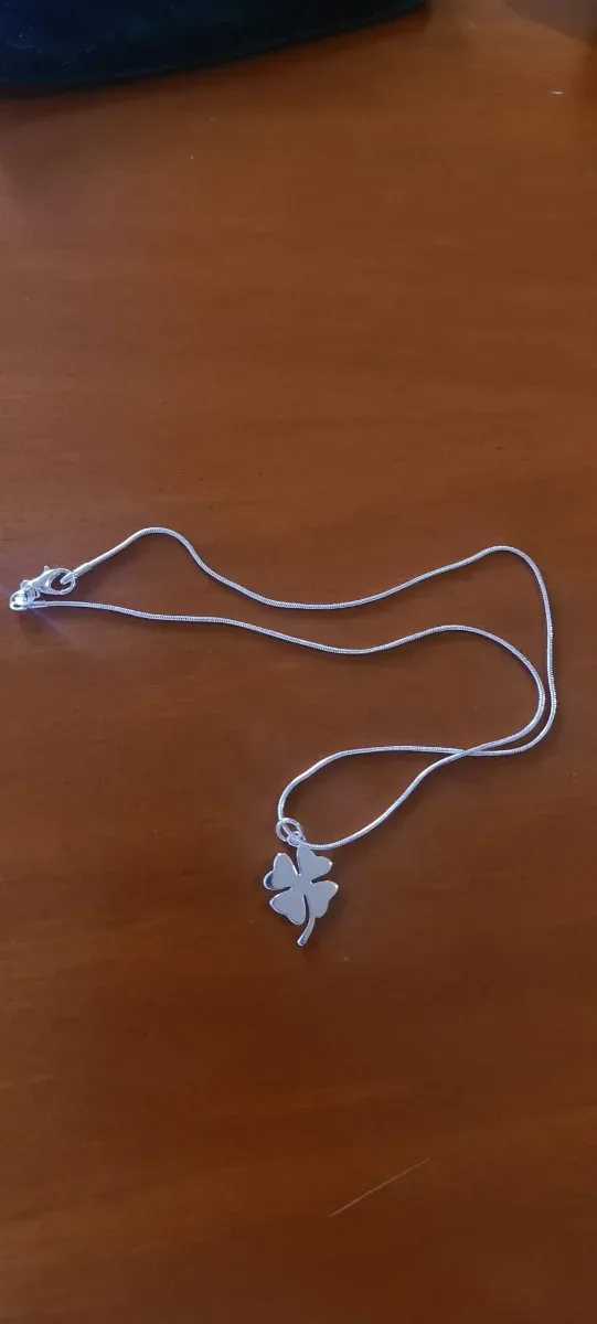 Colgante trébol plata