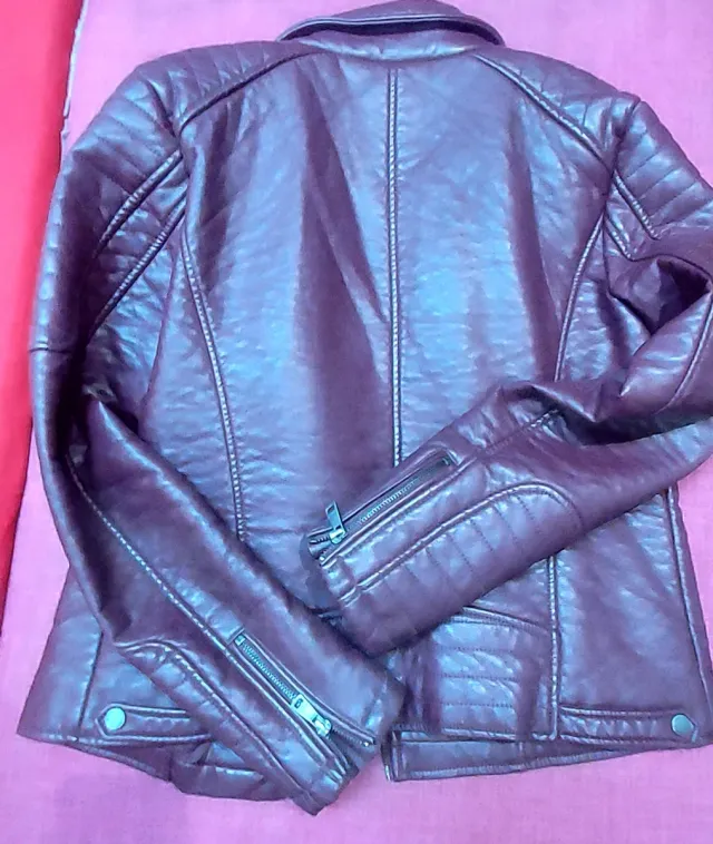 Chaqueta Piel Only, Talla 40, color Vino (morado)
