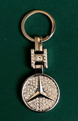 Llavero MERCEDES con cristales de SWAROVSKY