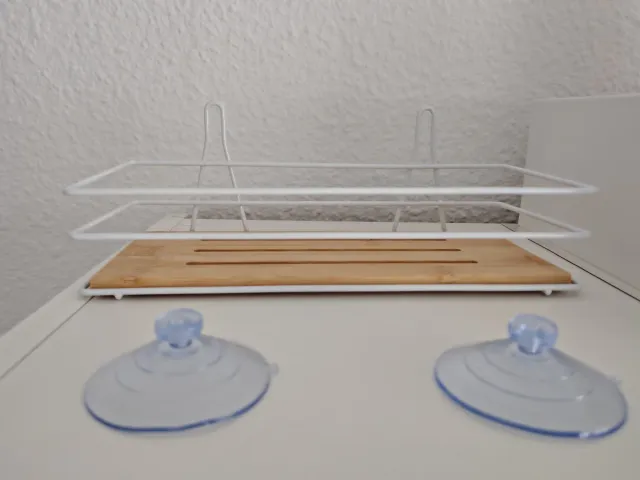 Estantería de bambú y metal