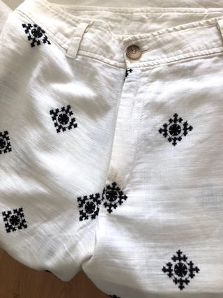 Pantalón Zara estampado sellos Talla XS