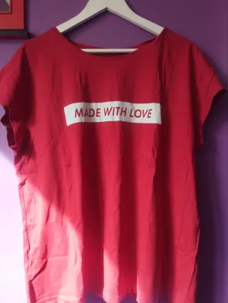 Camiseta roja Made With Love