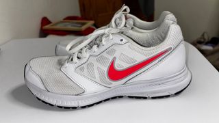 Zapatillas Nike Blancas y Rojas