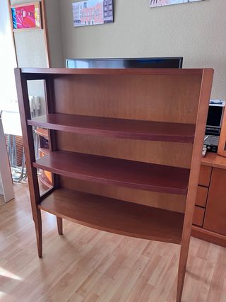 vitrina convertida en librería