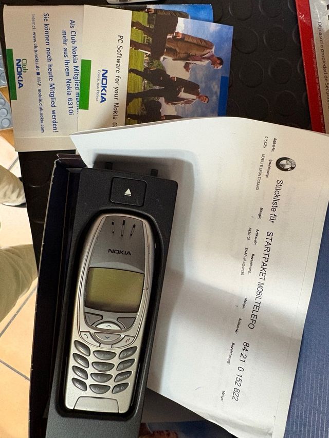 Nokia 6310i con adattatore e software BMW