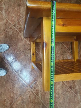 Mesa de centro 90x90 con revistero en pino mazizo