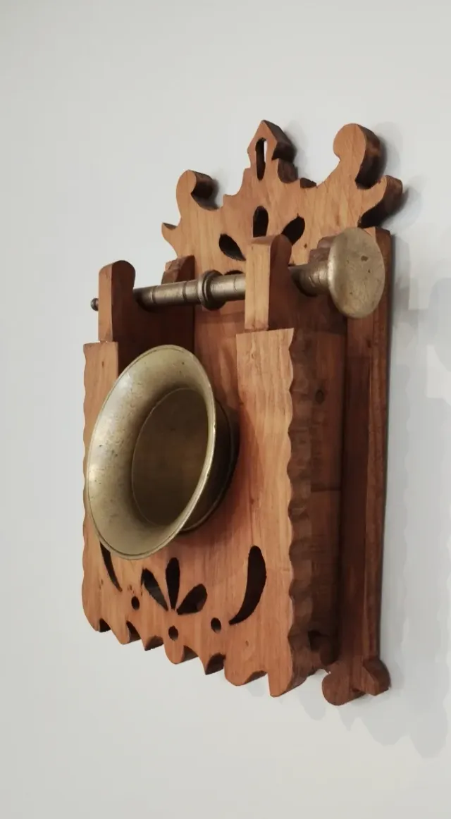 Scatola da pranzo in legno massello realizzata a mano