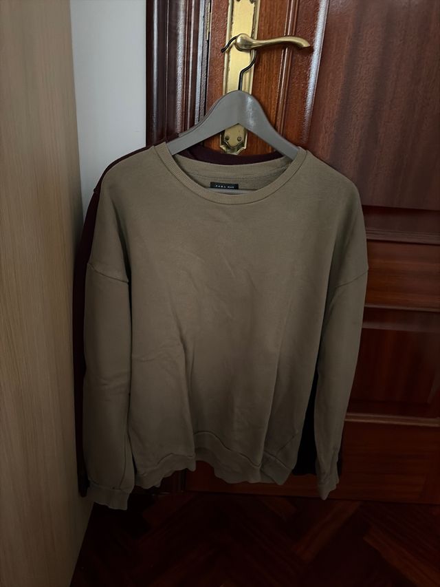 Sudadera Pull&Bear verde oliva Talla M