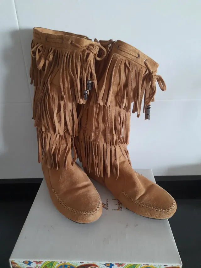 Botas de ante con flecos