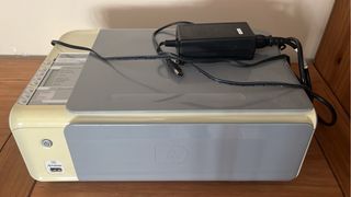 Impresora HP Beige y Gris modelo 343