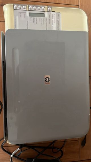 Impresora HP Beige y Gris modelo 343