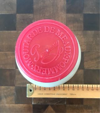 Tarro de mostaza antiguo