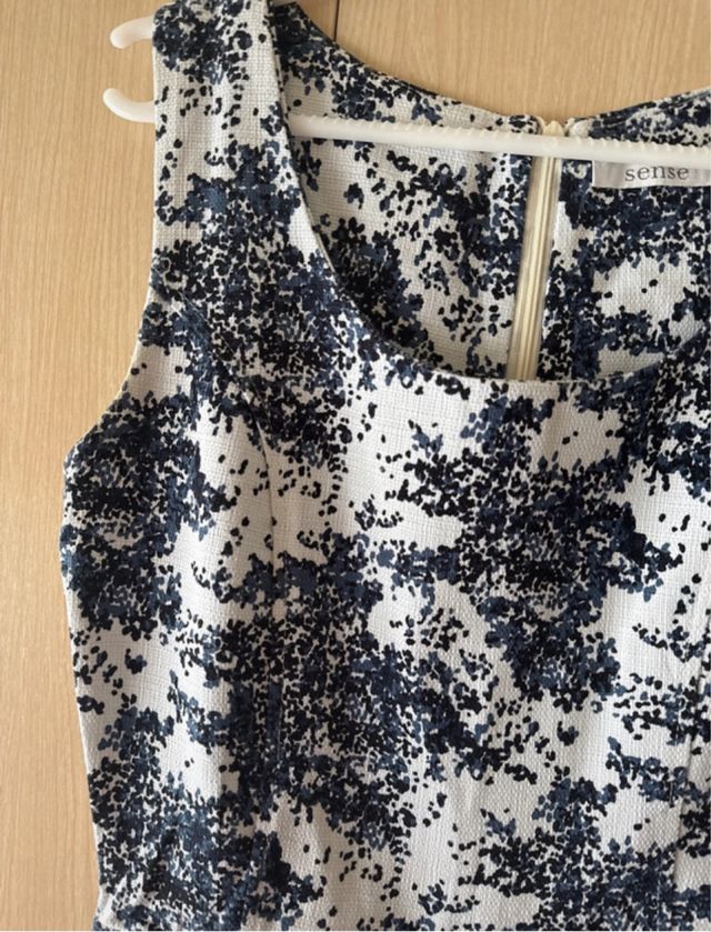 Vestido de ocasión azul y blanco