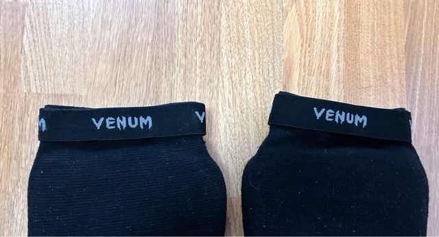 Tibiales Venum Negros