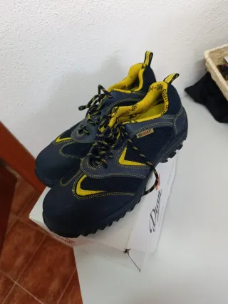 Zapatos de seguridad DIAN Talla 44