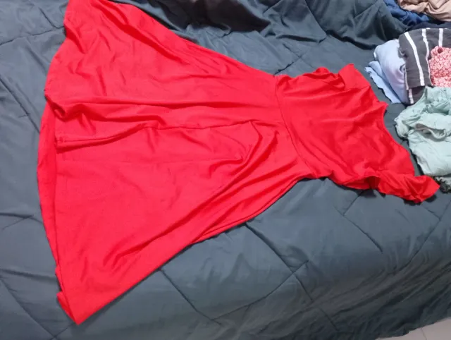 Lote de ropa de mujer.