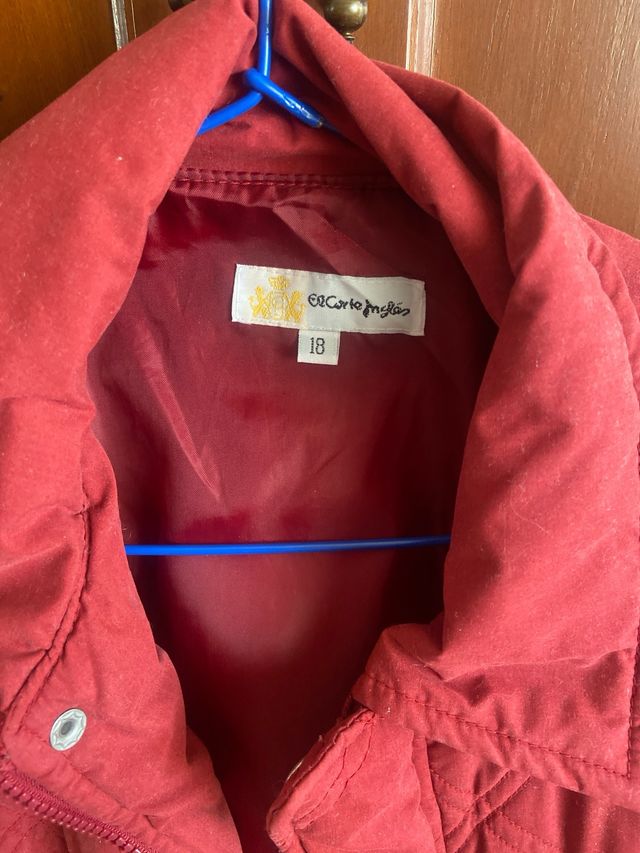 Cazadora acolchada roja