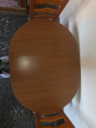 Mesa redonda extensible con 2 sillas