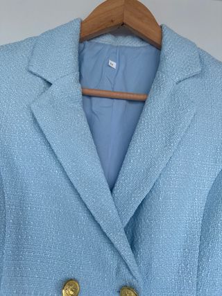 Conjunto blazer y falda plisada azul