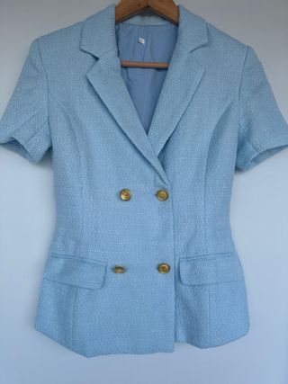 Conjunto blazer y falda plisada azul