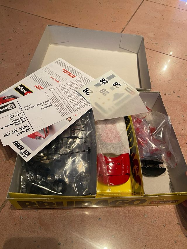 Maqueta Ferrari 250 LM Daytona Bburago