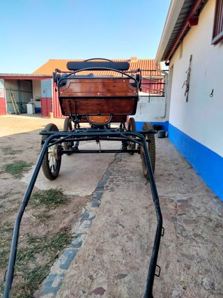 Jardinera con ruedas neumaticas