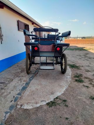 Jardinera con ruedas neumaticas