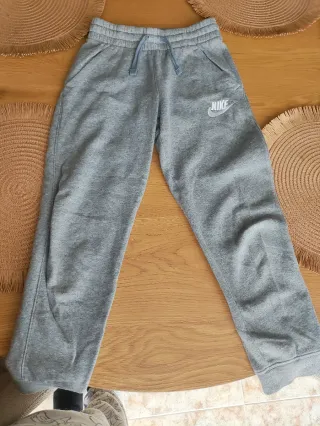 Pantalón deportivo Nike gris talla S