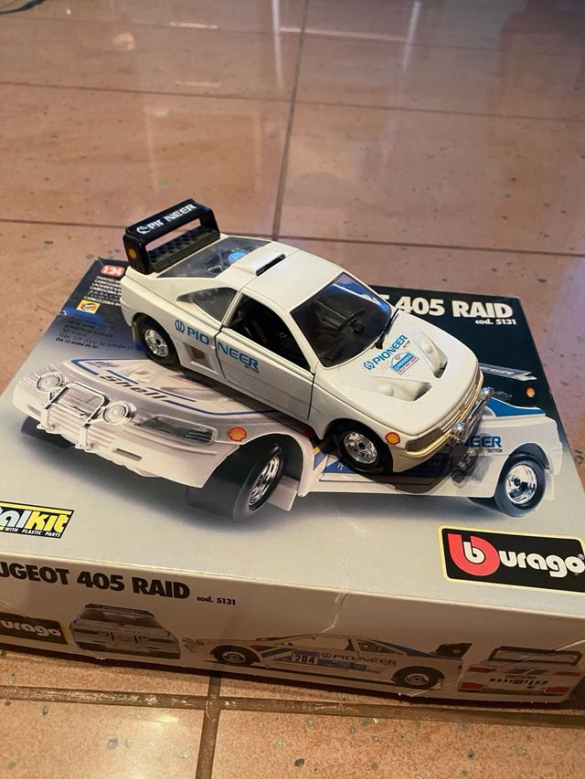 Maqueta Peugeot 405 Raid Burago 1:24