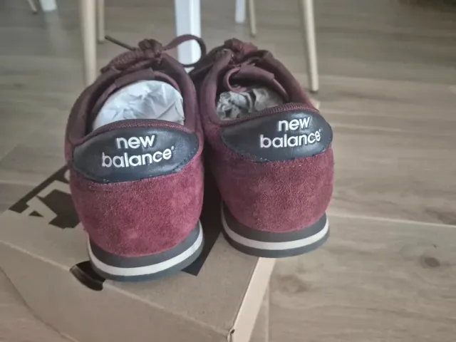 Zapatillas New Balance Mujer Talla 39.5 sin uso.