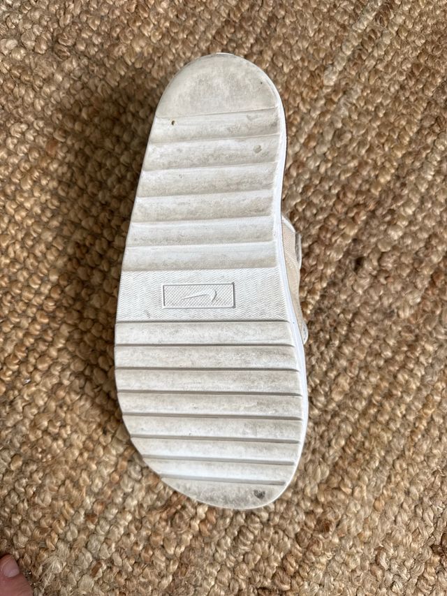 Sandalias Nike Beige/Gris