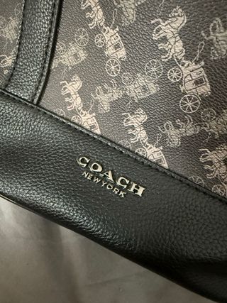 Mochila Coach Hudson Negra y marron